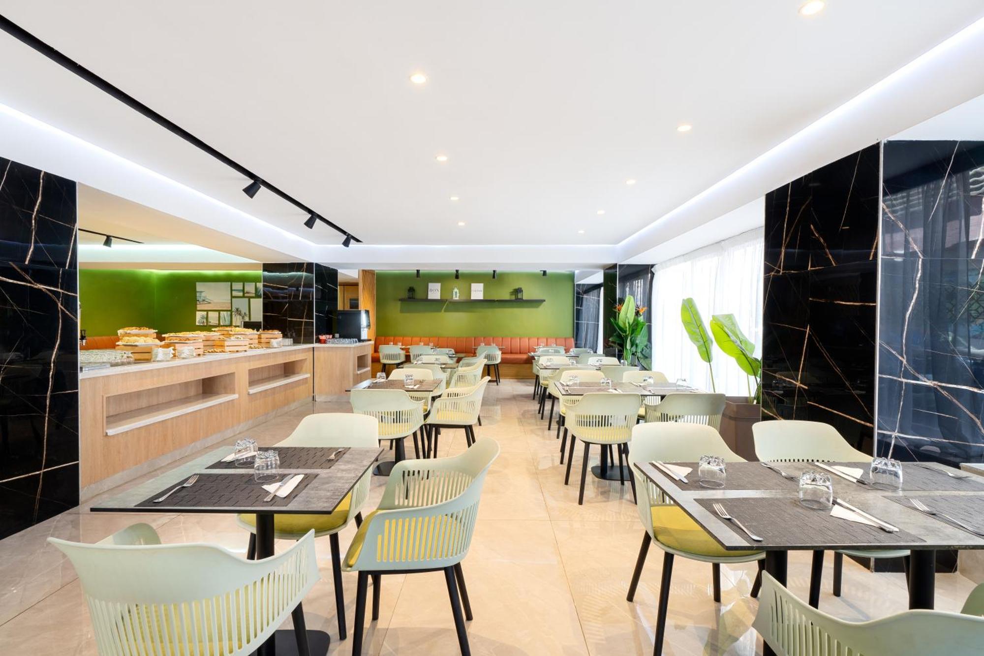 Hotel Rihab 4*